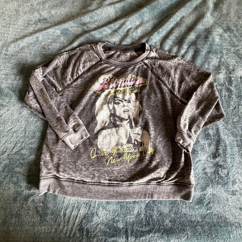 Very Good Condition Recycled Karma Blondie Heart of Glass Sweatshirt Medium